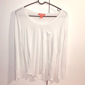 Long sleeve white tshirt with pocket